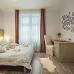 Center Ivona