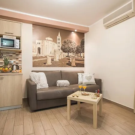 Apartment Holiday Center Ivona Zadar
