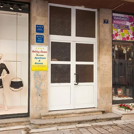 Center Ivona Zara