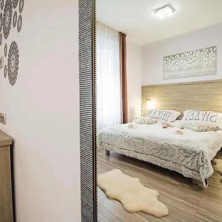 Apartment Holiday Center Ivona Zadar