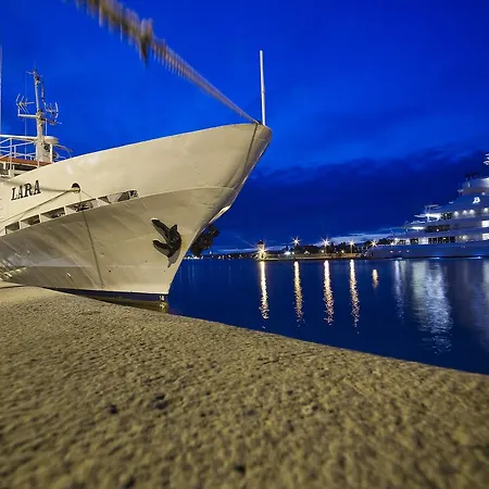 Center Ivona Daire *