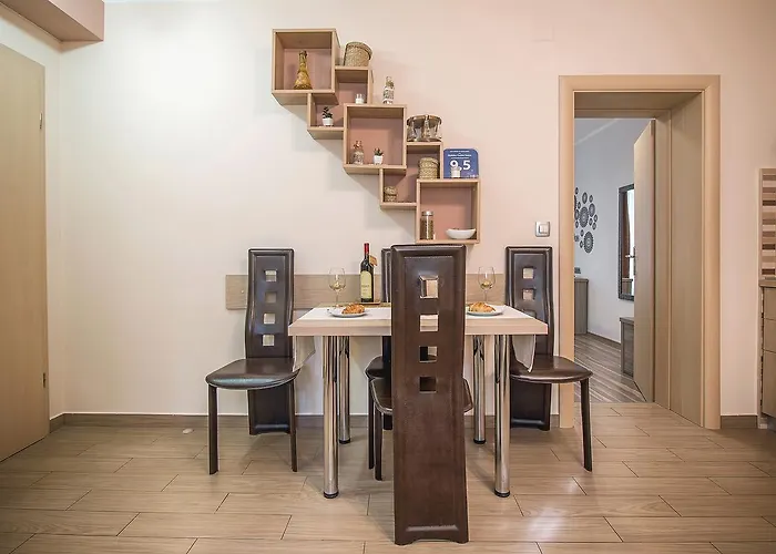 Apartment Holiday Center Ivona